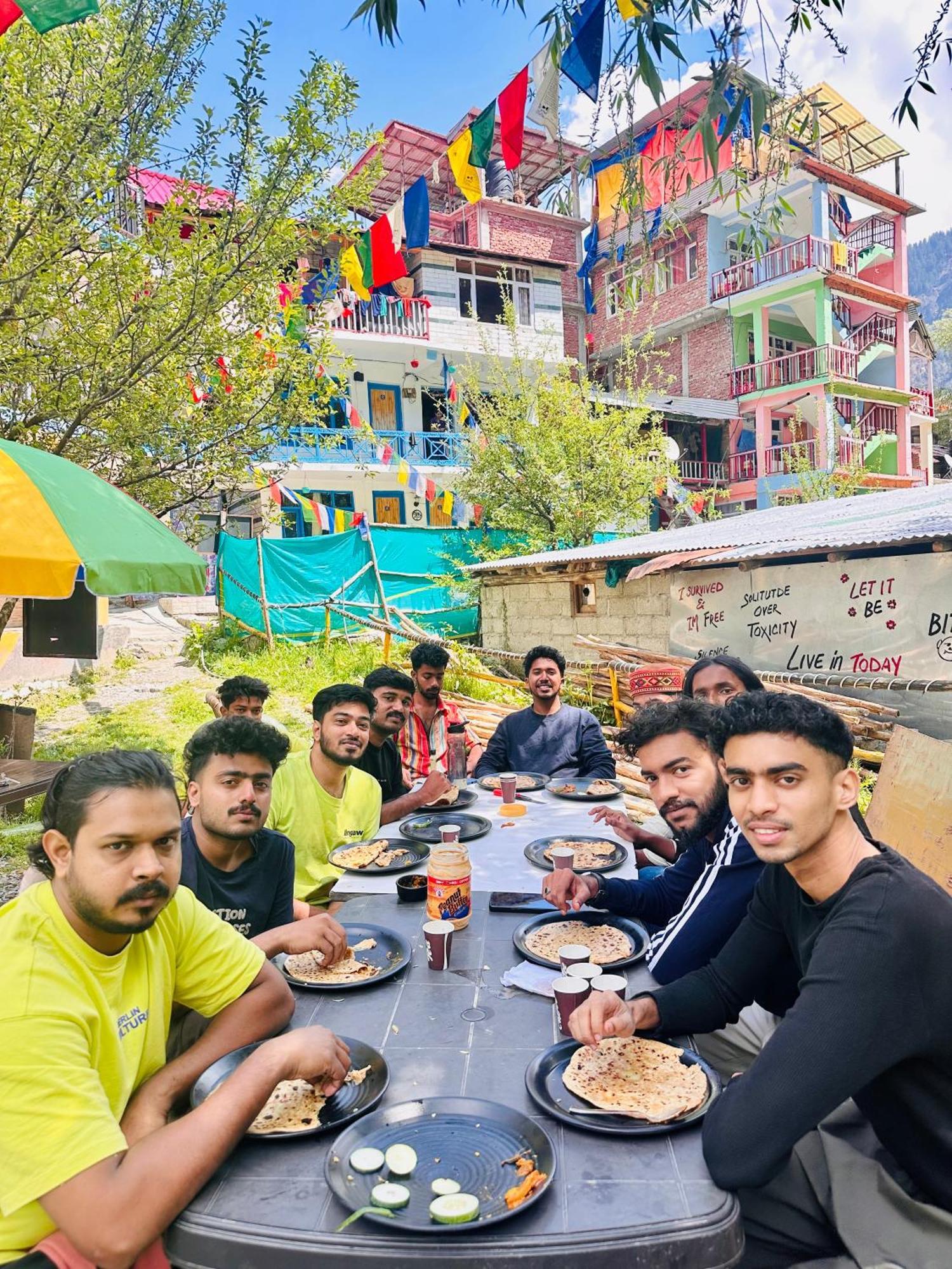 Hostel 360 Degree, Riverside Stay, Old Manali Bagian luar foto
